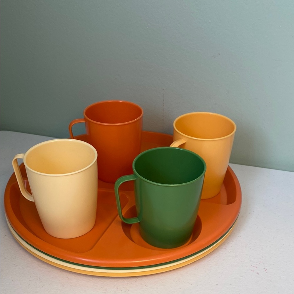 Vintage Lustrous Ware Colorful Picnic/ Camping Plate & Mug Set